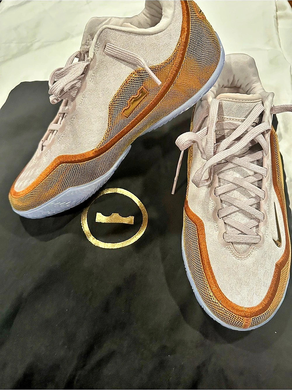 Nike Zoom LeBron NXXT Gen AMPD Equity  cream & Orange Sneakers